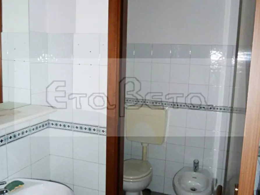 Immagine 13 di Ufficio in vendita  in Corso Stati Uniti a Padova