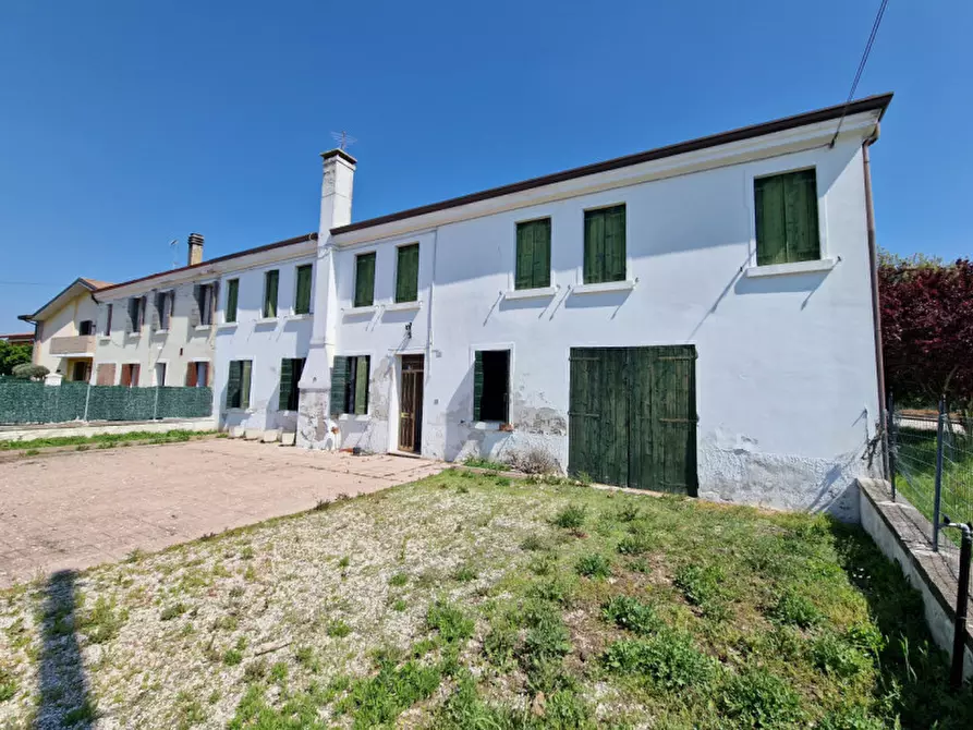 Immagine 1 di Casa indipendente in vendita  in VIA GUGLIELMO MARCONI a Sant'elena