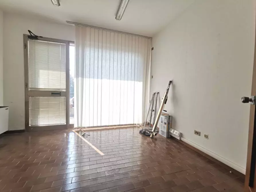 Immagine 2 di Negozio in affitto  in via P.B. Longo a Curtarolo