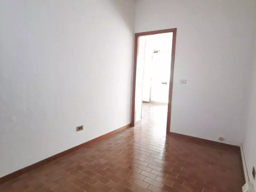 Immagine 5 di Negozio in affitto  in via P.B. Longo a Curtarolo