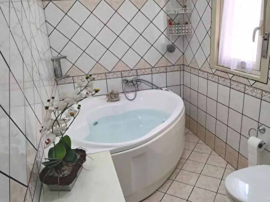 Immagine 11 di Casa bifamiliare in vendita  in via Palermo n.116 a Palagonia