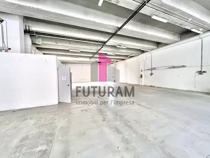 Immagine 6 di Capannone industriale in affitto  in STRADA DEI PIZZOLATI a Vicenza