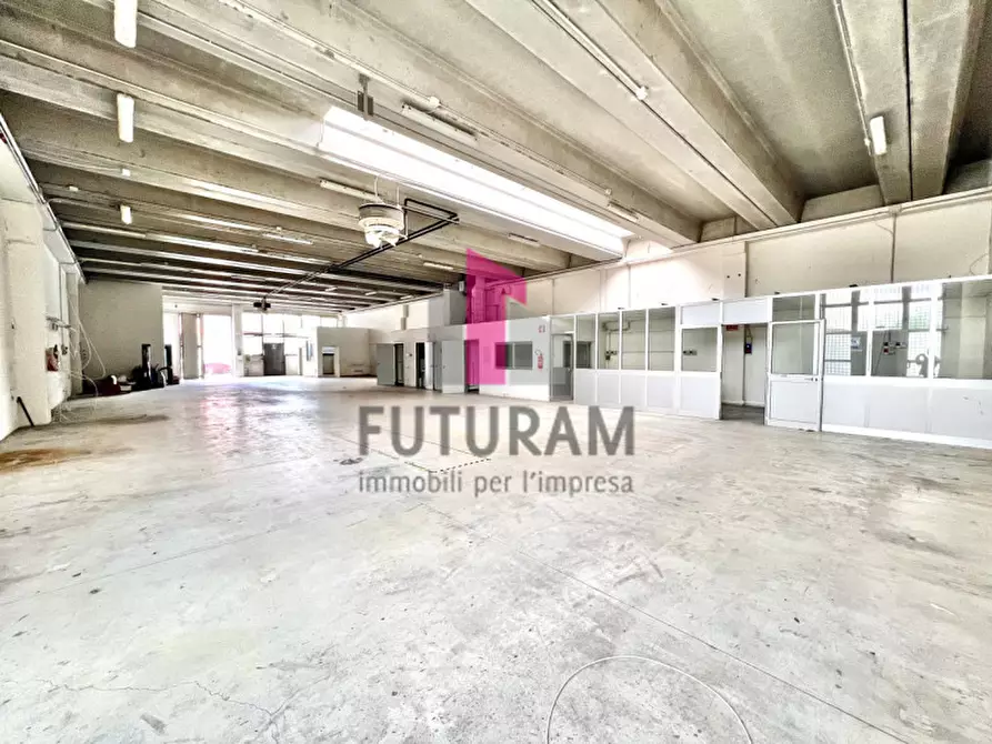 Immagine 9 di Capannone industriale in affitto  in STRADA DEI PIZZOLATI a Vicenza