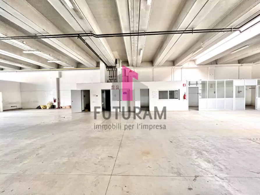 Immagine 11 di Capannone industriale in affitto  in STRADA DEI PIZZOLATI a Vicenza