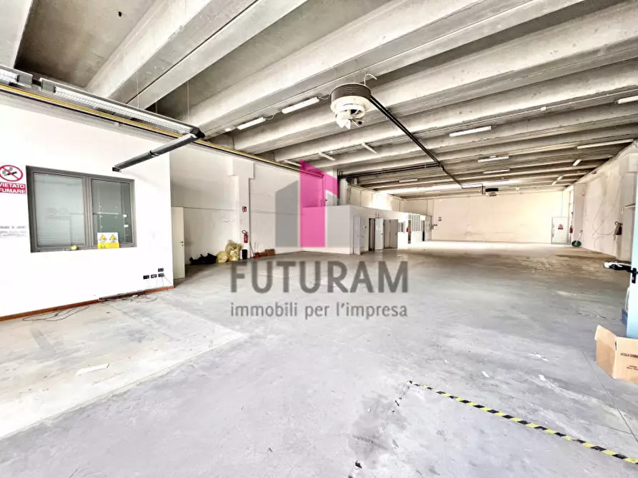 Immagine 13 di Capannone industriale in affitto  in STRADA DEI PIZZOLATI a Vicenza