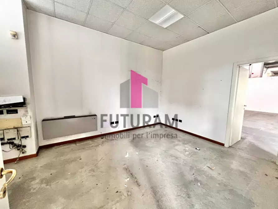 Immagine 15 di Capannone industriale in affitto  in STRADA DEI PIZZOLATI a Vicenza