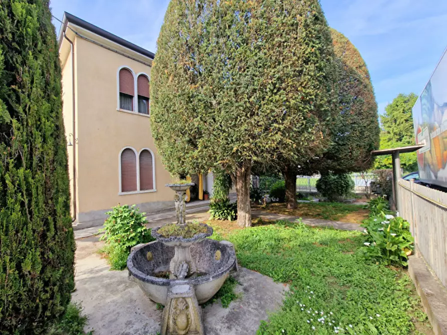 Immagine 9 di Casa indipendente in vendita  in VIA UMBERTO 1 a Borgo Veneto