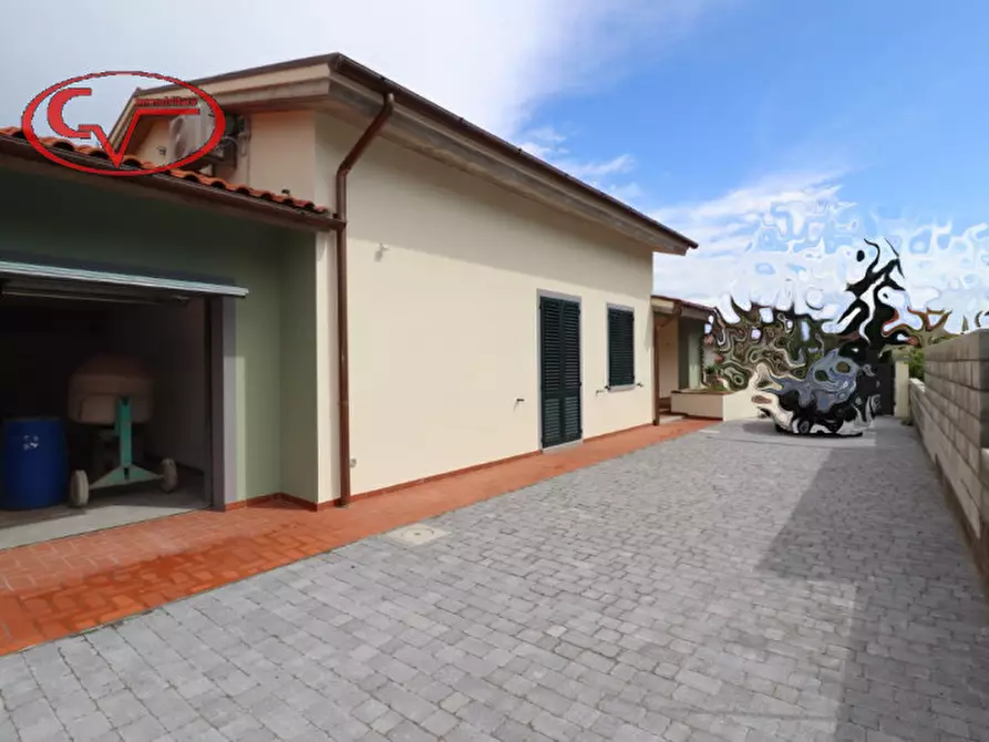 Immagine 1 di Villa in vendita  in setteponti a Loro Ciuffenna