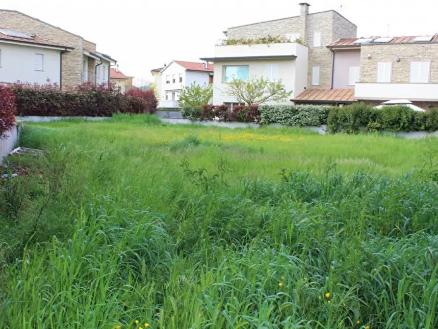 Immagine 1 di Terreno in vendita  in Via degli Ulivi, N. snc a Pontedera