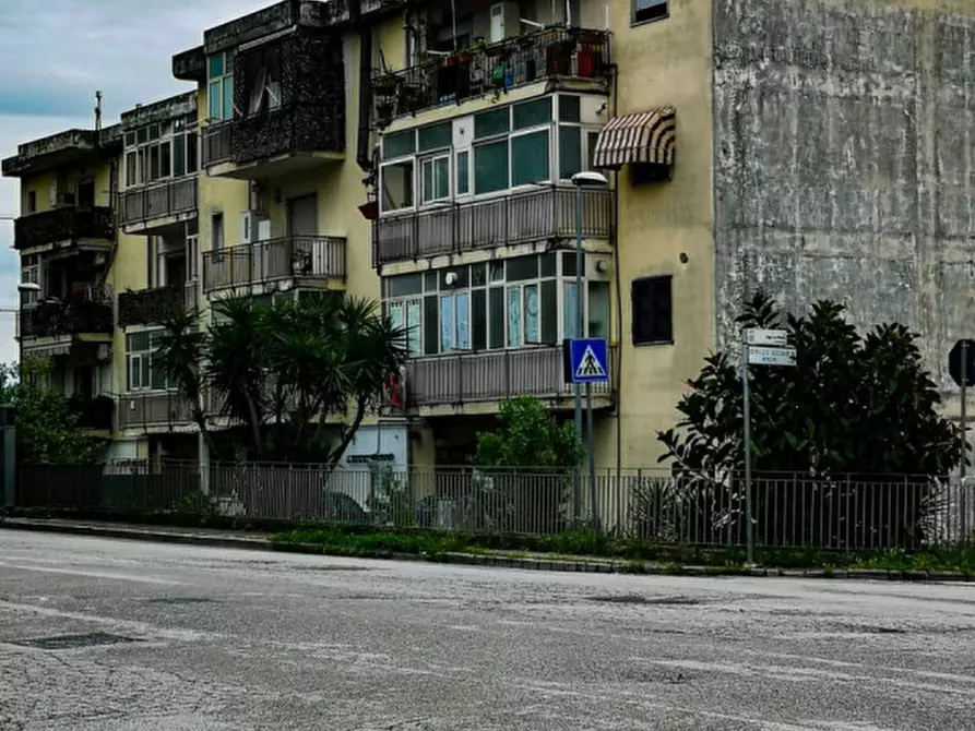 Immagine 1 di Appartamento in vendita  in Via Angelo Visconti a Eboli