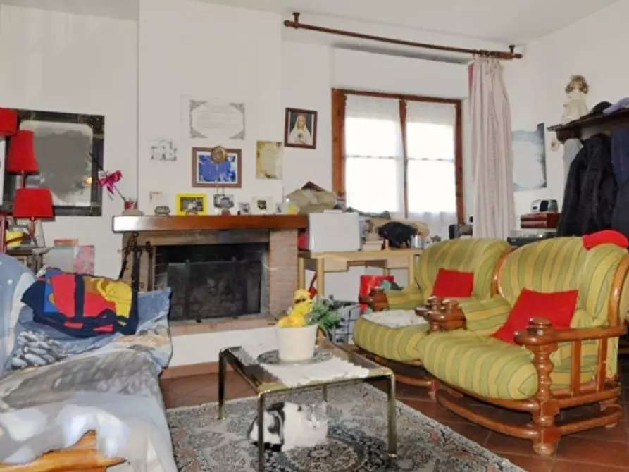 Immagine 2 di Casa indipendente in vendita  in viale Matteotti a Montevarchi