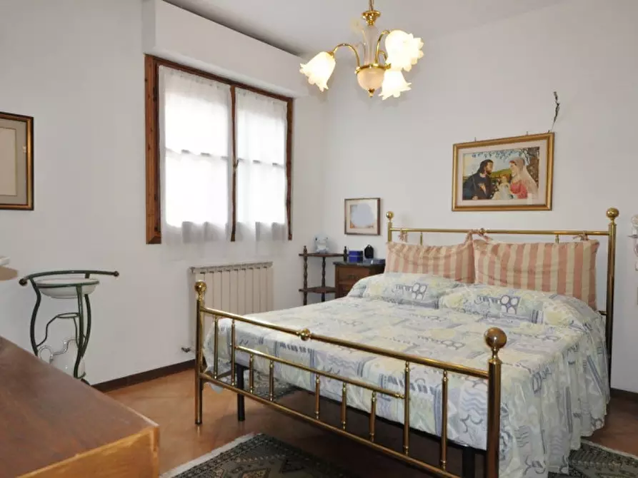 Immagine 7 di Casa indipendente in vendita  in viale Matteotti a Montevarchi