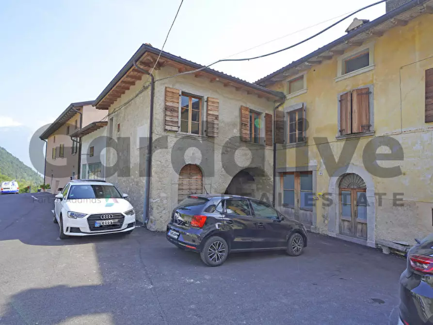 Immagine 1 di Casa indipendente in vendita  in Vicolo Barchet 4 a Tremosine