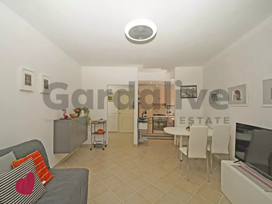 Immagine 2 di Appartamento in vendita  in Via al Vittoriale 23 a Gardone Riviera