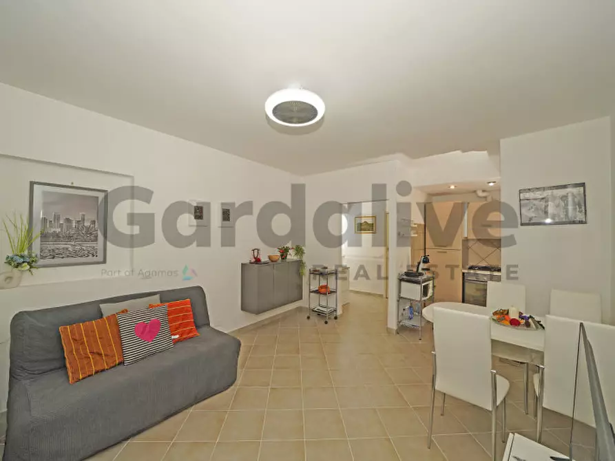 Immagine 3 di Appartamento in vendita  in Via al Vittoriale 23 a Gardone Riviera