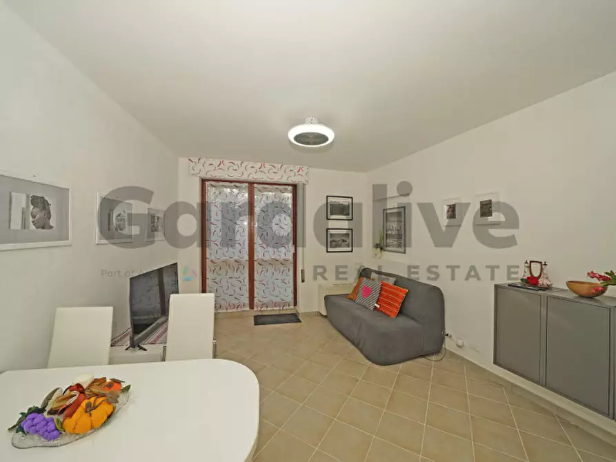 Immagine 5 di Appartamento in vendita  in Via al Vittoriale 23 a Gardone Riviera