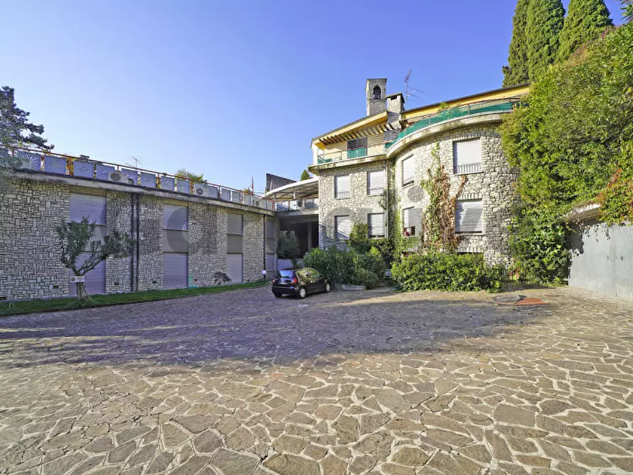 Immagine 21 di Appartamento in vendita  in Via al Vittoriale 23 a Gardone Riviera