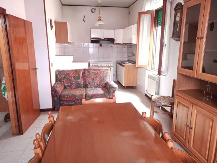 Immagine 4 di Appartamento in vendita  a Castiglione Del Lago