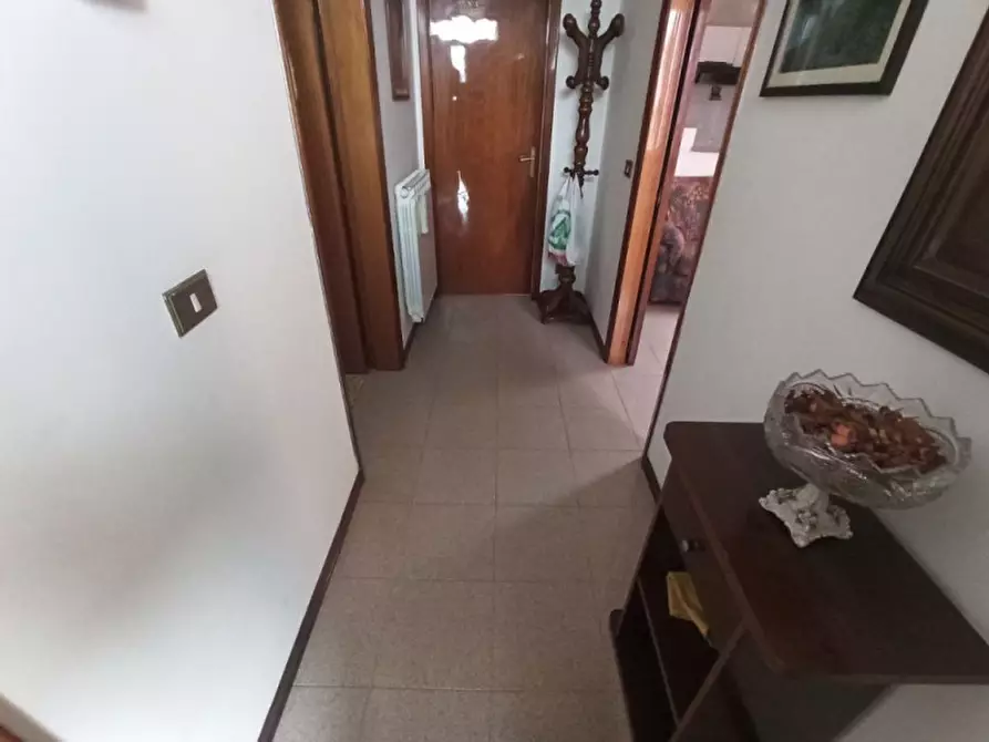 Immagine 6 di Appartamento in vendita  a Castiglione Del Lago