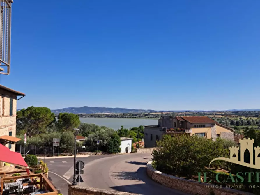 Immagine 1 di Appartamento in vendita  a Castiglione Del Lago