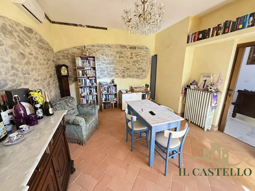 Immagine 2 di Appartamento in vendita  a Castiglione Del Lago