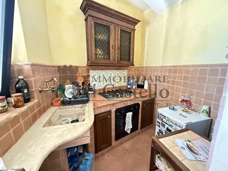 Immagine 4 di Appartamento in vendita  a Castiglione Del Lago