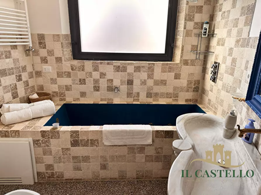 Immagine 10 di Appartamento in vendita  a Castiglione Del Lago