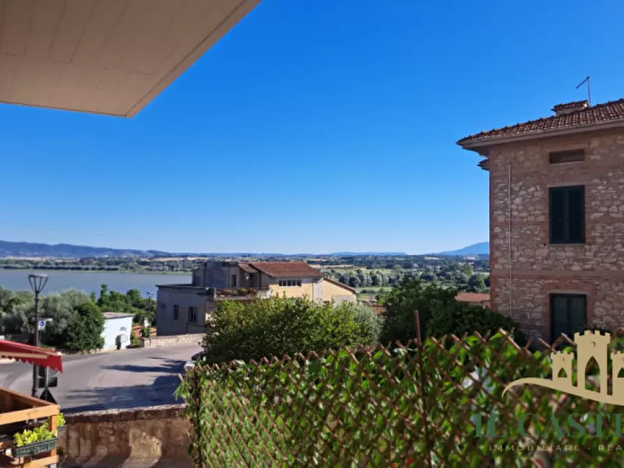 Immagine 11 di Appartamento in vendita  a Castiglione Del Lago