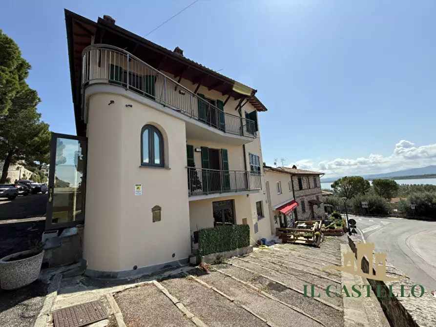 Immagine 12 di Appartamento in vendita  a Castiglione Del Lago