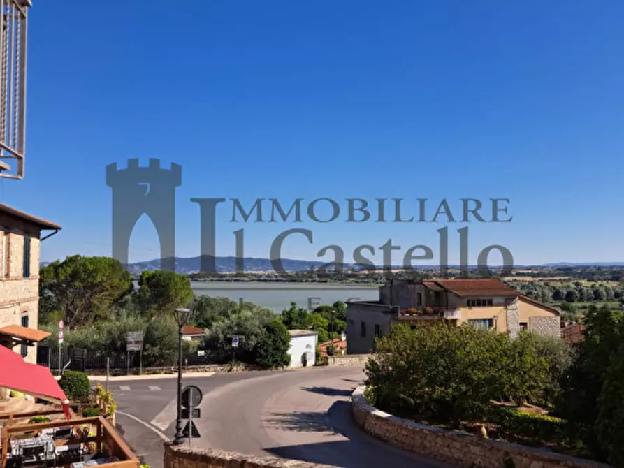 Immagine 17 di Appartamento in vendita  a Castiglione Del Lago