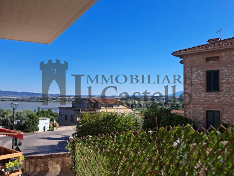 Immagine 19 di Appartamento in vendita  a Castiglione Del Lago