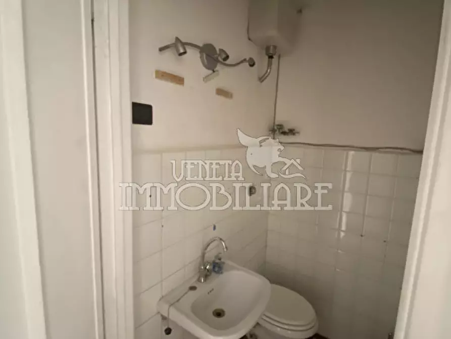 Immagine 7 di Negozio in vendita  in via caffaro a Genova