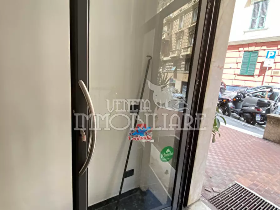 Immagine 9 di Negozio in vendita  in via caffaro a Genova