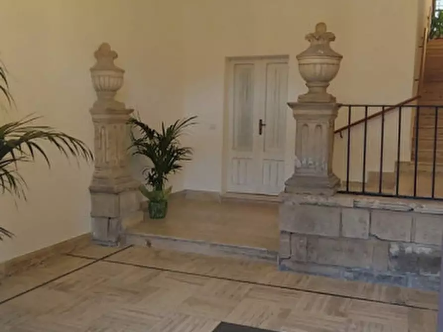 Immagine 8 di Palazzo in vendita  in via f. baele a Milazzo