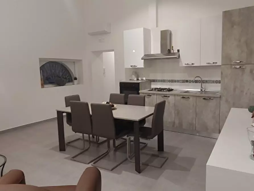 Immagine 13 di Palazzo in vendita  in via f. baele a Milazzo