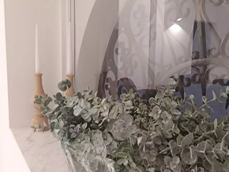 Immagine 14 di Palazzo in vendita  in via f. baele a Milazzo