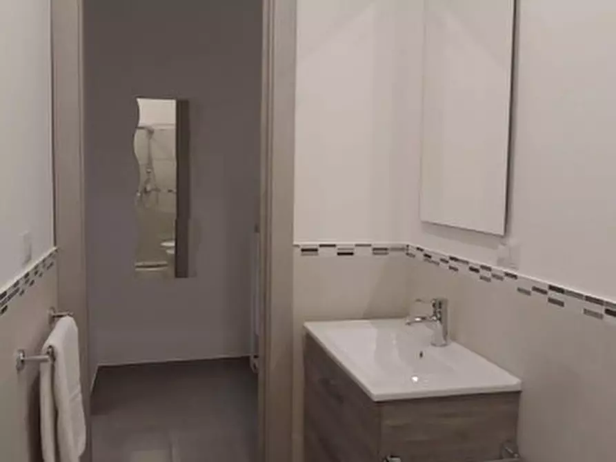 Immagine 21 di Palazzo in vendita  in via f. baele a Milazzo