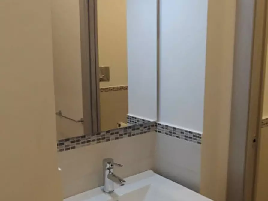 Immagine 25 di Palazzo in vendita  in via f. baele a Milazzo