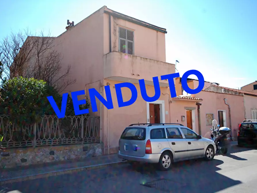 Immagine 1 di Casa indipendente in vendita  in Via Cala Chiesa a La Maddalena