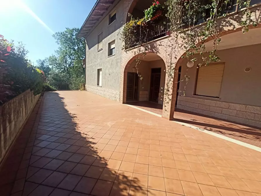 Immagine 2 di Appartamento in vendita  in Via Giuseppe Garibaldi a Castiglione Del Lago