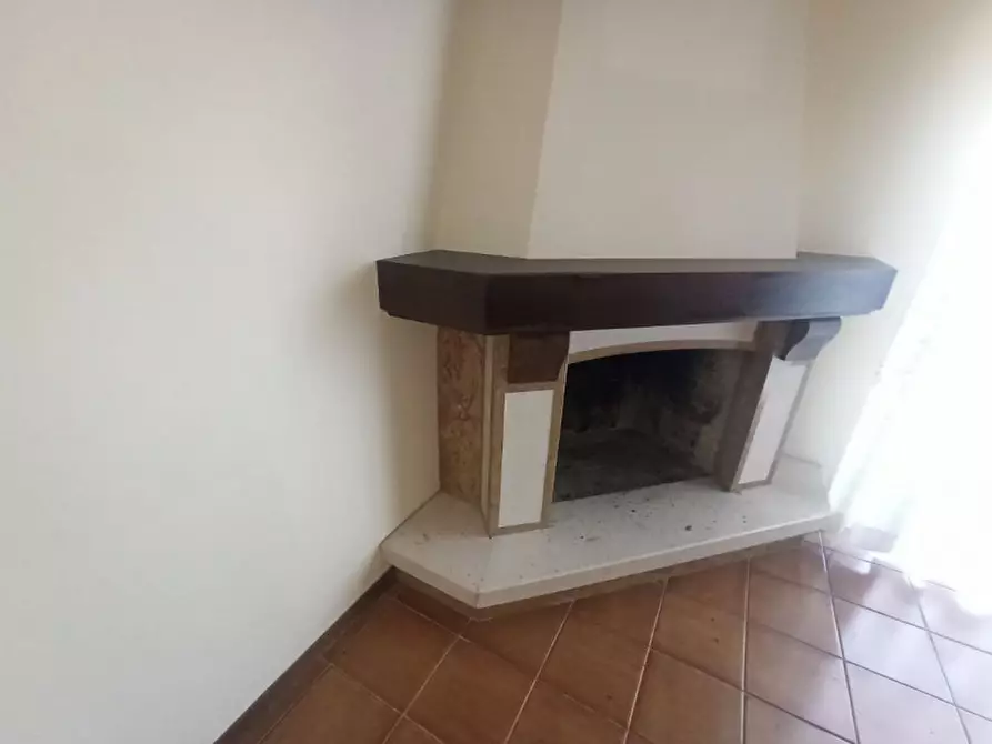 Immagine 7 di Appartamento in vendita  in Via Giuseppe Garibaldi a Castiglione Del Lago