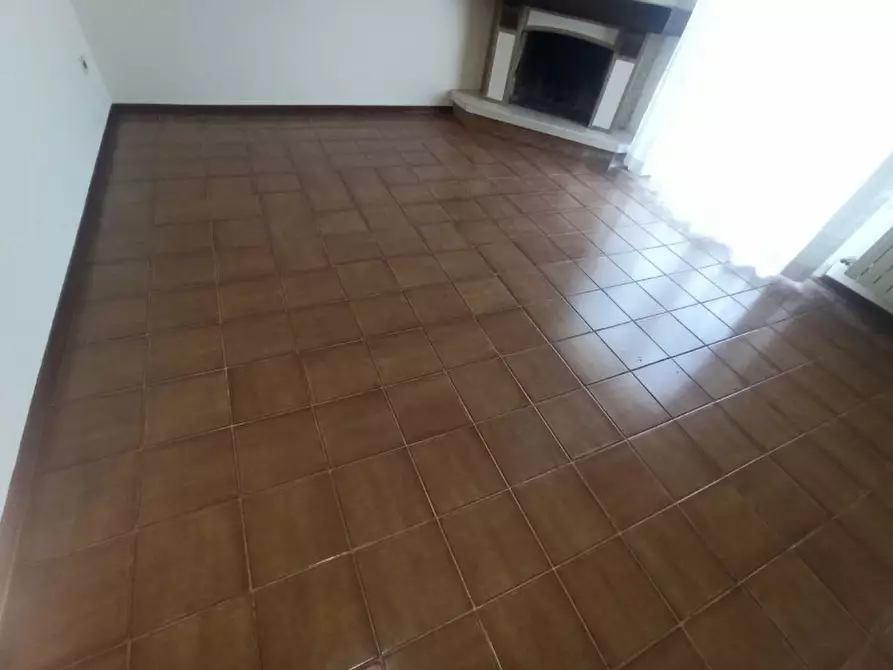 Immagine 8 di Appartamento in vendita  in Via Giuseppe Garibaldi a Castiglione Del Lago