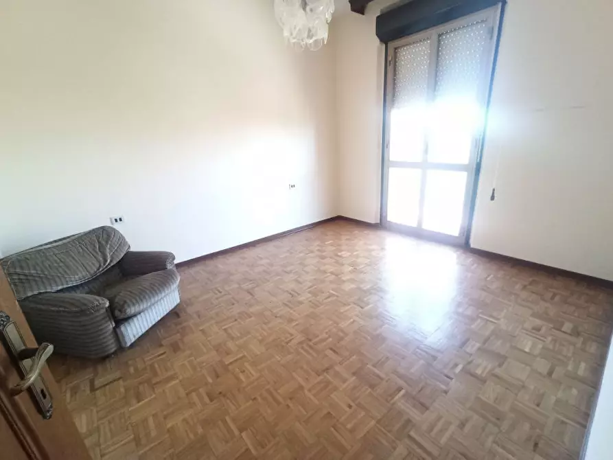 Immagine 12 di Appartamento in vendita  in Via Giuseppe Garibaldi a Castiglione Del Lago