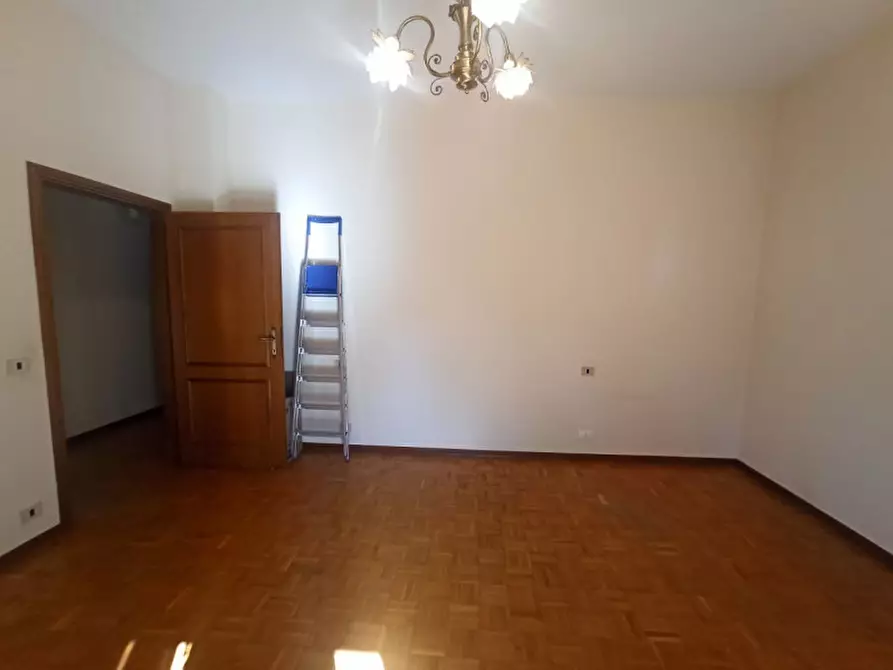 Immagine 15 di Appartamento in vendita  in Via Giuseppe Garibaldi a Castiglione Del Lago