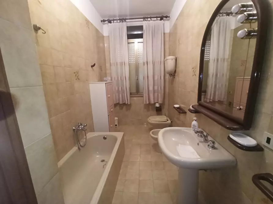 Immagine 16 di Appartamento in vendita  in Via Giuseppe Garibaldi a Castiglione Del Lago