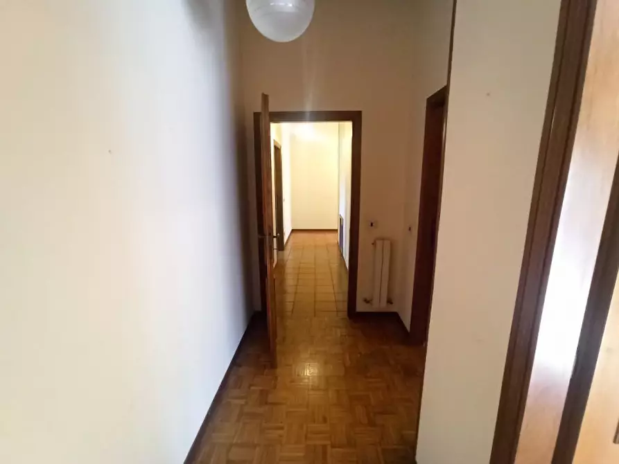 Immagine 17 di Appartamento in vendita  in Via Giuseppe Garibaldi a Castiglione Del Lago