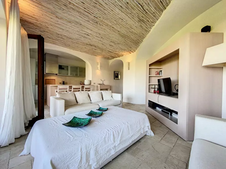 Immagine 3 di Appartamento in vendita  in la piazza del principe a Arzachena