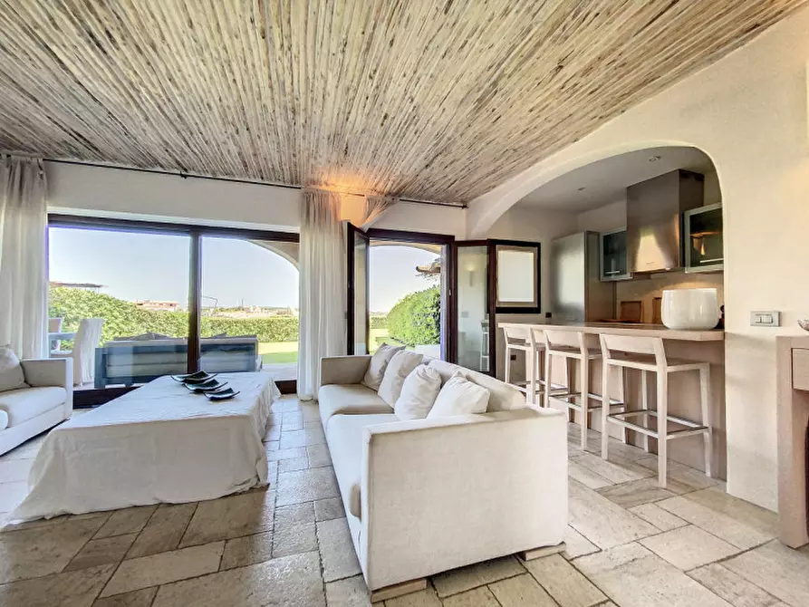 Immagine 4 di Appartamento in vendita  in la piazza del principe a Arzachena