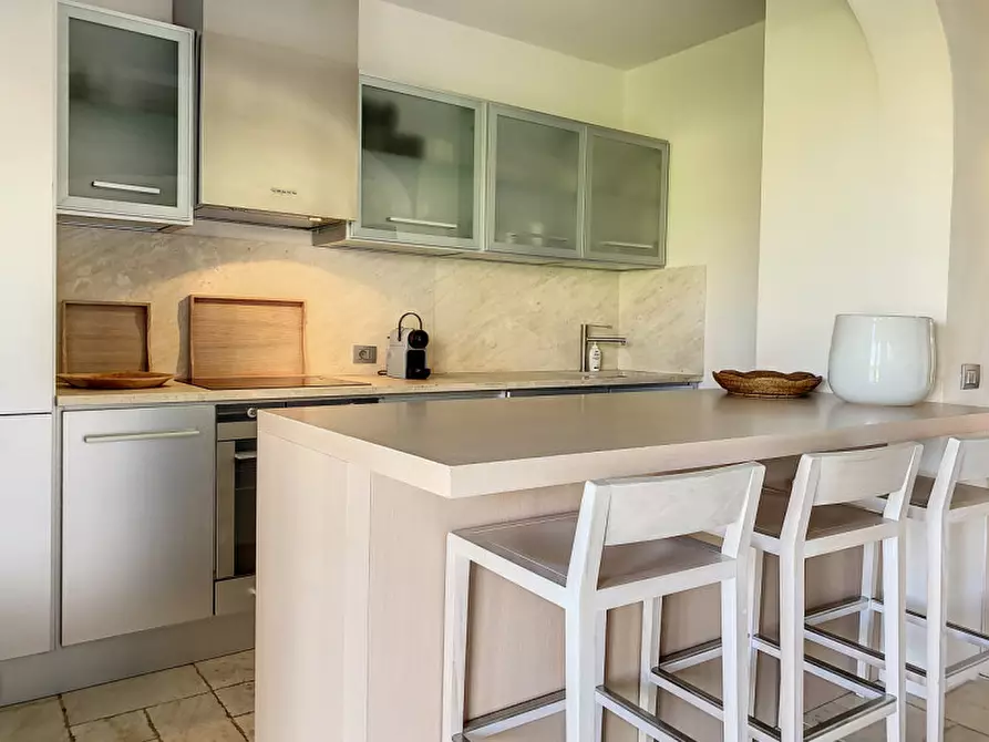 Immagine 8 di Appartamento in vendita  in la piazza del principe a Arzachena