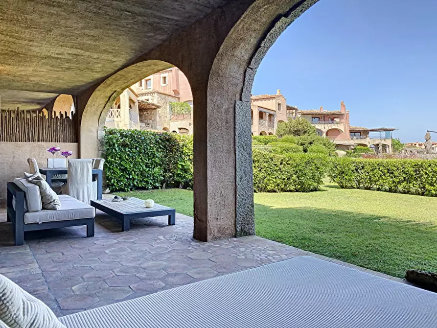 Immagine 24 di Appartamento in vendita  in la piazza del principe a Arzachena